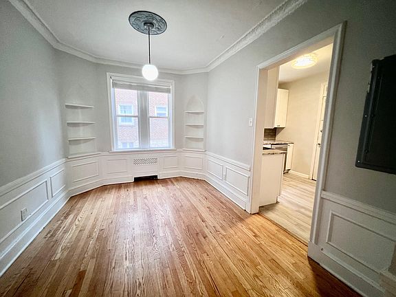 5th image of 7546 Byron Pl #1N
