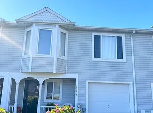 8202 Boatwatch Dr, Baldwinsville, NY 13027