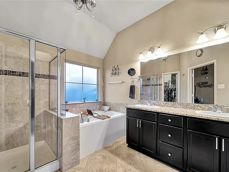 3701 Castleton Dr — Photo 14