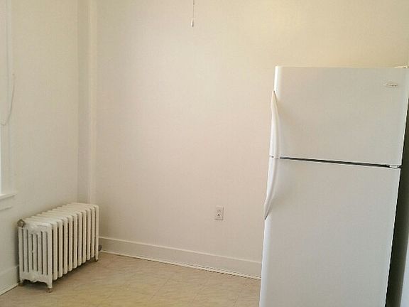 5th image of 1308 Sherman Ave #3