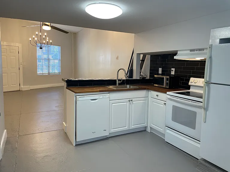 2305 W Texas Ave #5 — Photo 8