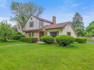 5463 N Lydell Ave, Glendale, WI 53217