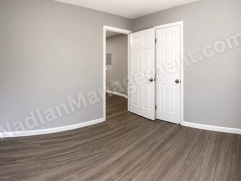 St George Apartments — Photo 27