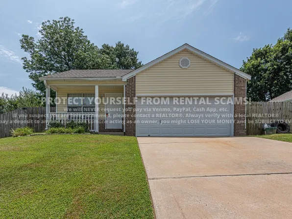 3085 W Woodridge Dr, Fayetteville, AR 72704