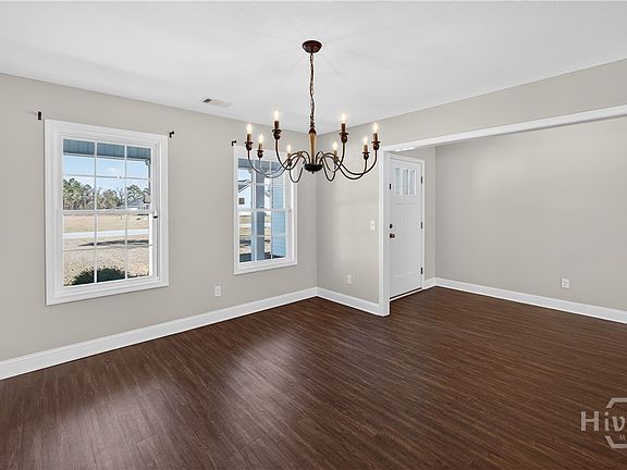 5th image of 303 Tallulah Bend