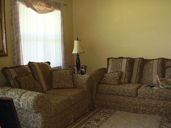 2nd image of 749 Memorial Dr