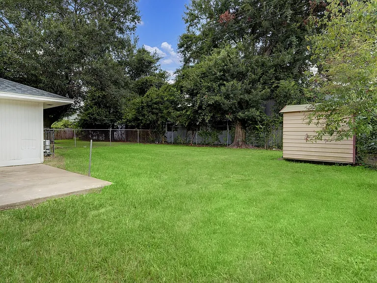 4411 Oak Shadows Dr — Photo 16