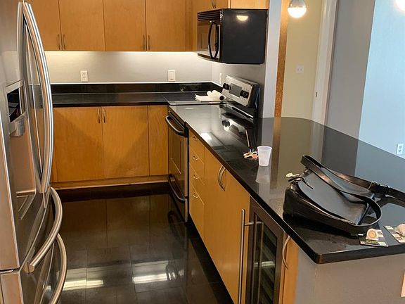 3rd image of 88 King St Unit 515
