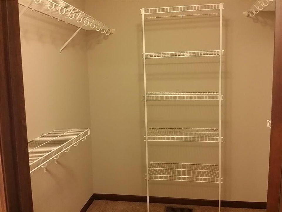 2nd image of 625 Alexis Ln