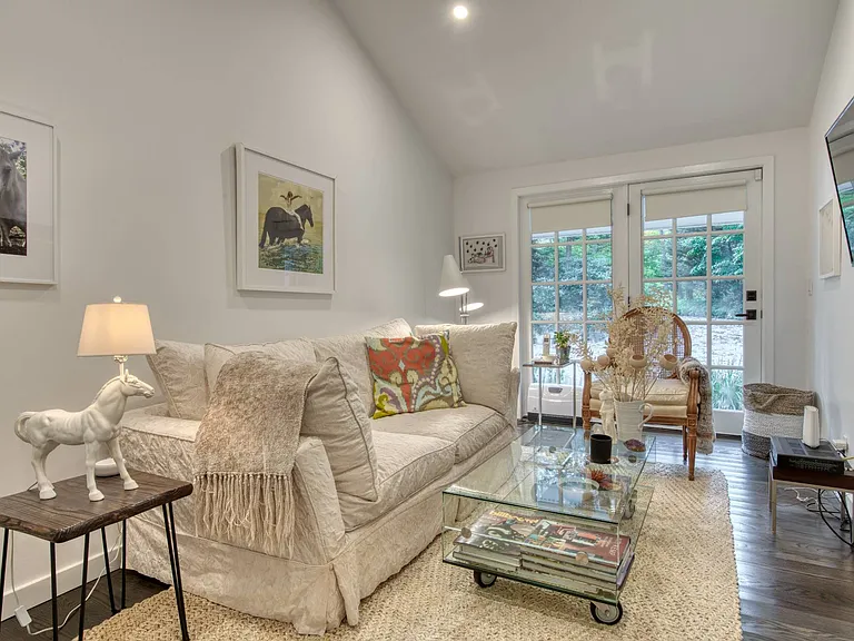 1 Wagon Ln — Photo 8