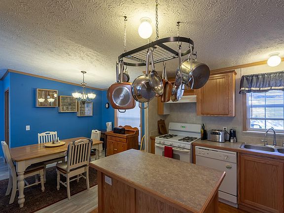 5th image of 12 Westover Pl