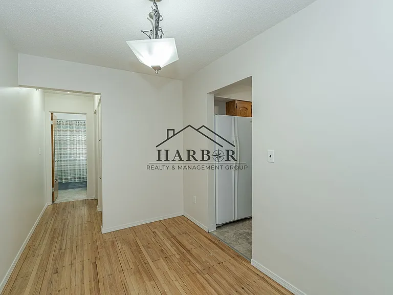 712 10th Ave SE — Photo 7