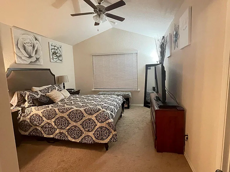2216 Mayfield Ln — Photo 9