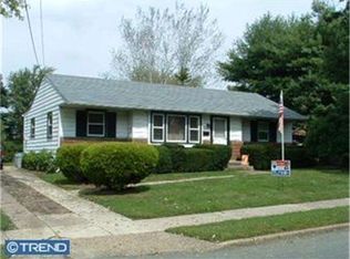 702 Catalina Dr, Somerdale, NJ 08083
