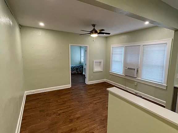 2nd image of 415 10th Ave NE APT 4