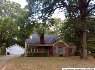 306 E Gilmore St, Senatobia, MS 38668