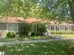 215 Rivershore Dr, Elk Rapids, MI 49629