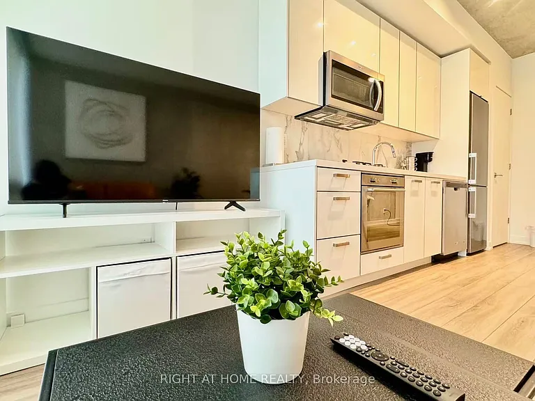 458 Richmond St W #1007 — Photo 6