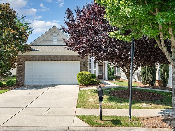 3rd image of 7406 Carolina Jessamine Ct