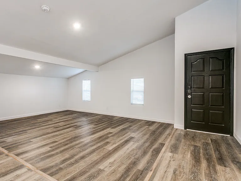 1535 Carnation Dr — Photo 26