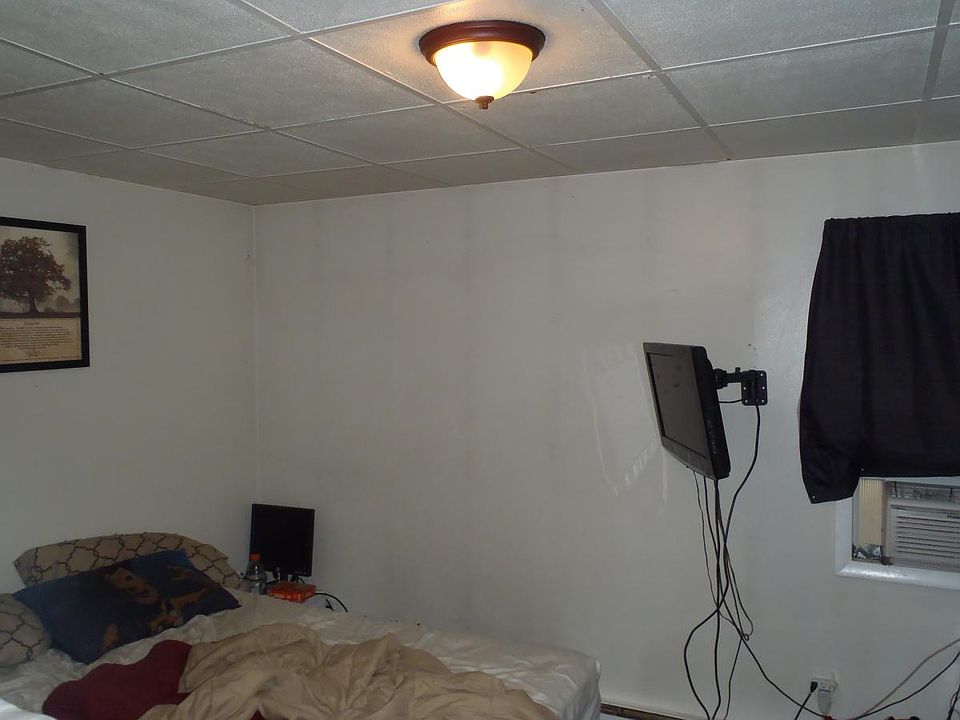 Bed room