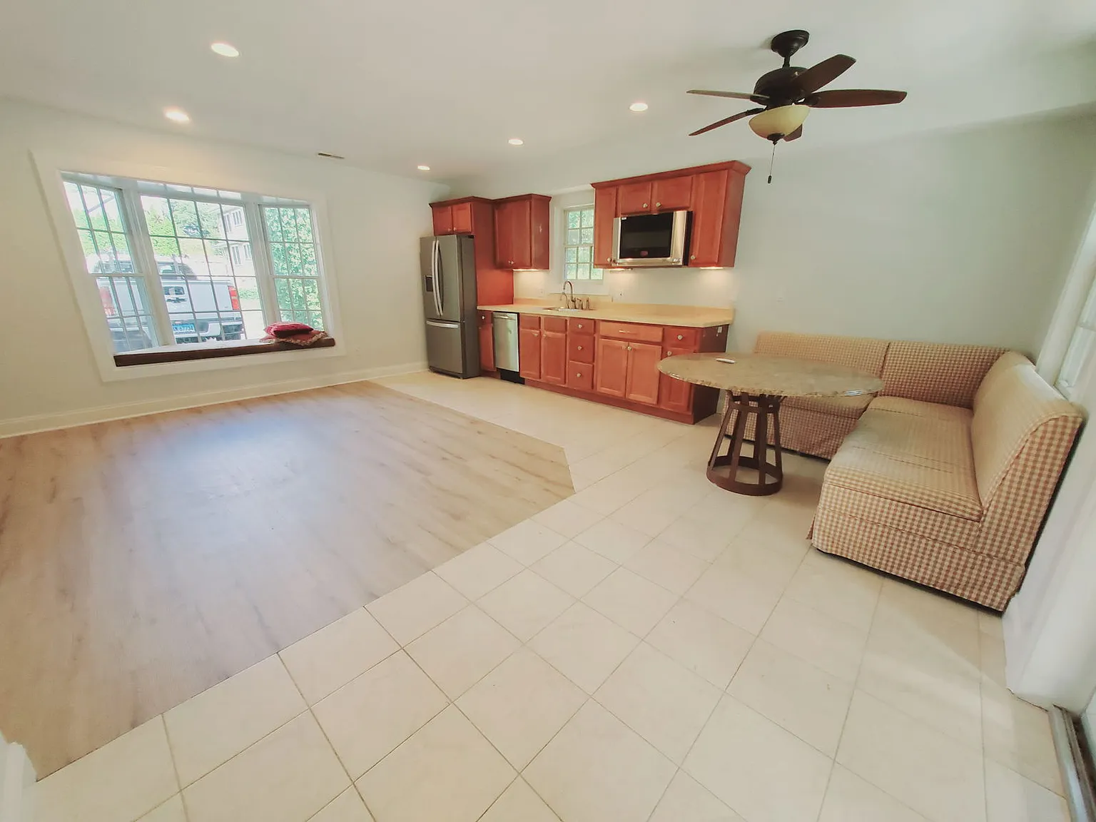1 bed, 1.5 bath, 800 sqft, $3,000 — Photo 2