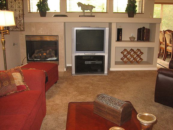 5th image of 1529 E Laurel Dr