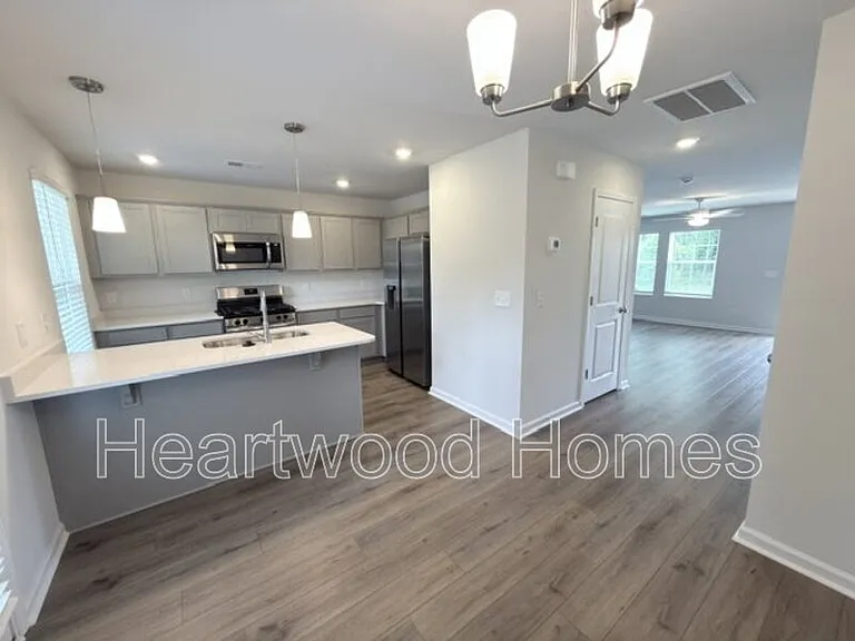 807 Coburg Ln — Photo 17