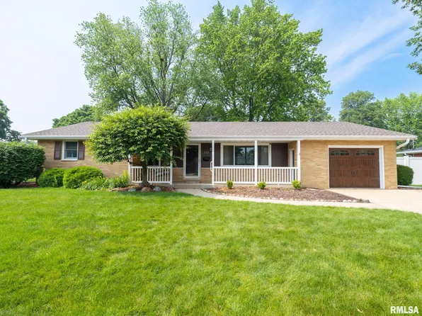 331 E Hazelwood St, Morton, IL 61550