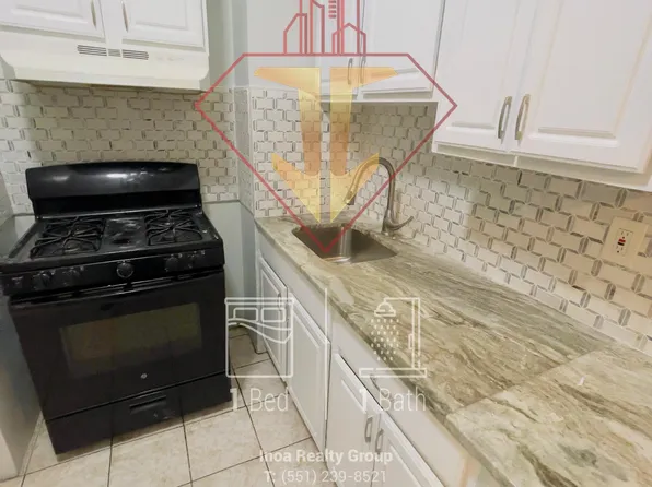 1508 Summit Avenue image 3 of 14