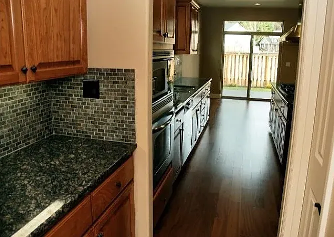 4 bed, 2.5 bath, 2626 sqft, $3,800 — Photo 2