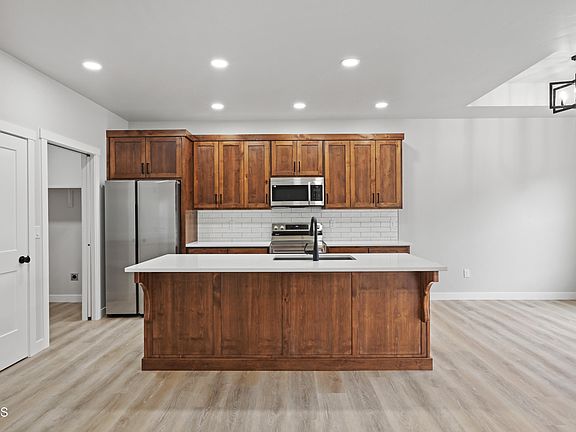 5th image of 3414 34th St W