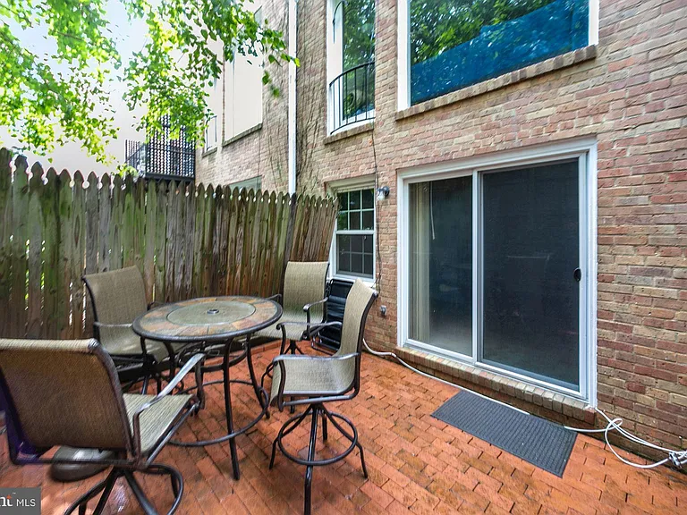 2531 Queen Annes Ln NW — Photo 27