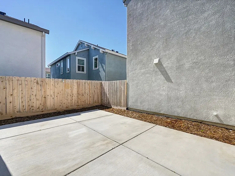 3209 Sunny Gate Ln — Photo 36