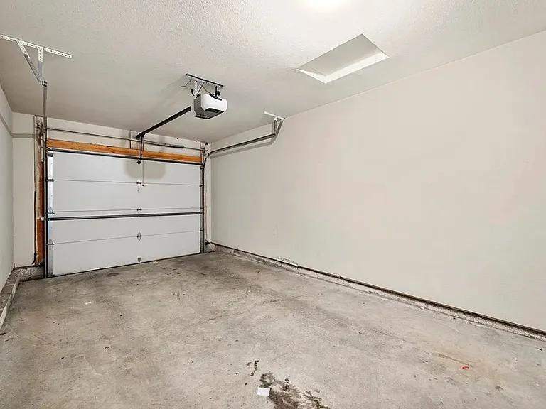 146 Barberry Ln — Photo 19