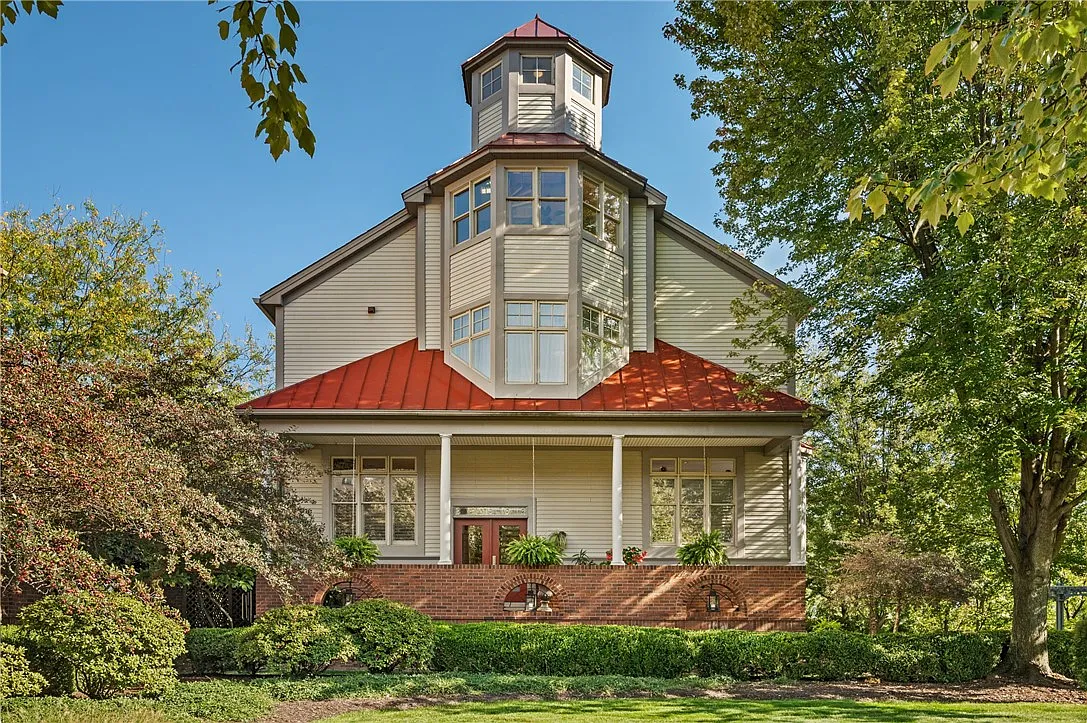 63 Waterfront Dr photo 1
