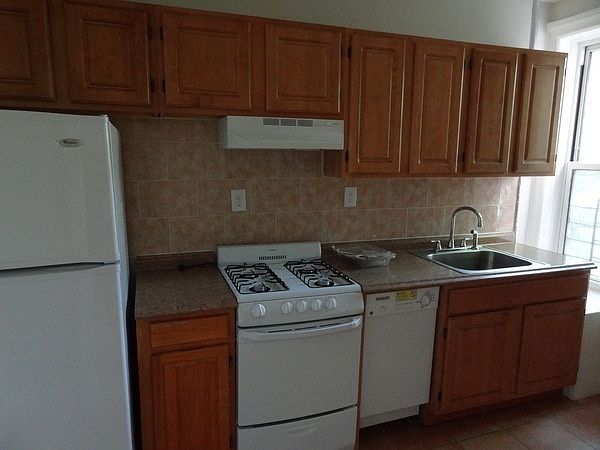 2nd image of 3765 18th Ave APT A1