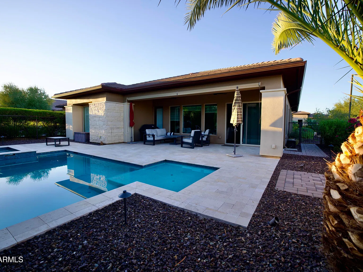3 bed, 2.5 bath, 2044 sqft, $4,700 — Photo 2