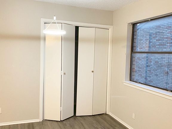 5th image of 5503 Rose Hill Cir