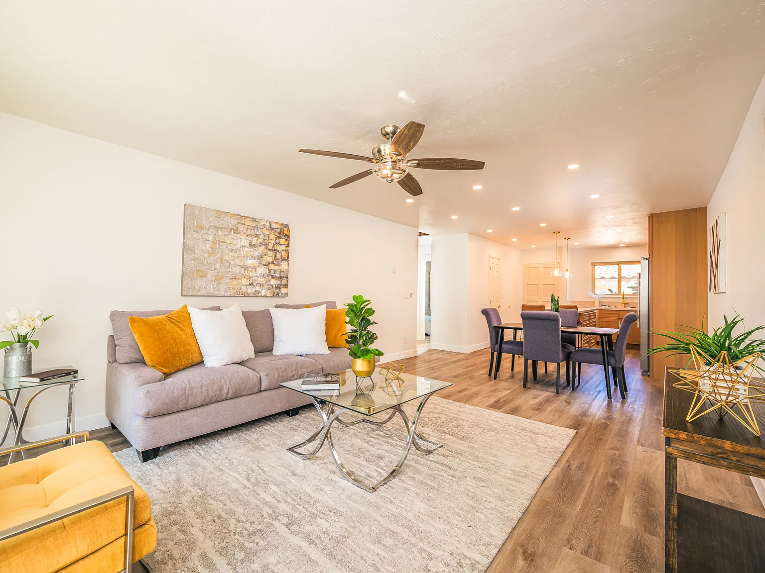 2 bed, 936 sqft, $4,050 — Photo 3
