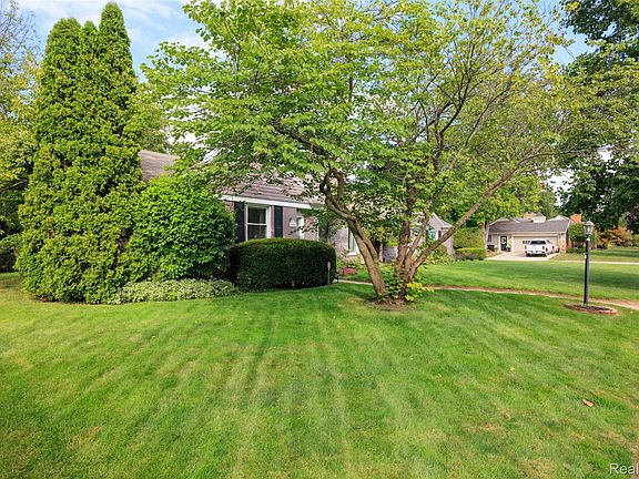 3rd image of 290 Stephens Rd