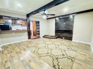 403 Clear Lake Rd, Highlands, TX 77562