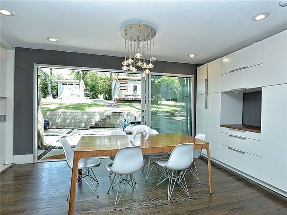 3rd image of 5623 Shoal Creek Blvd