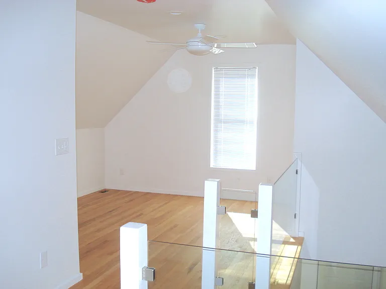 514 Morgan Ave N — Photo 13