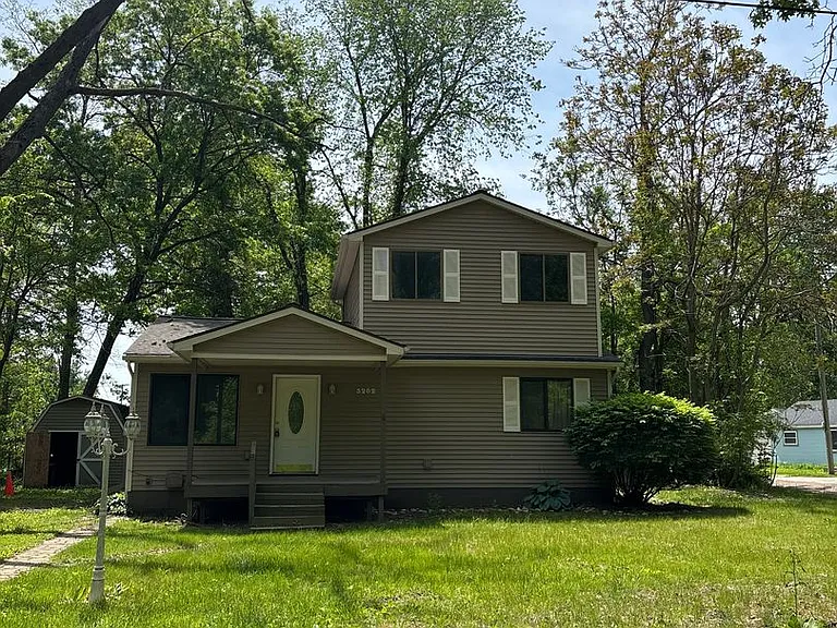 3202 Giddings Blvd — Photo 1