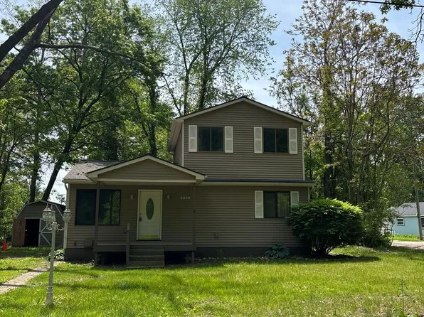 3202 Giddings Blvd, Highland, MI 48356