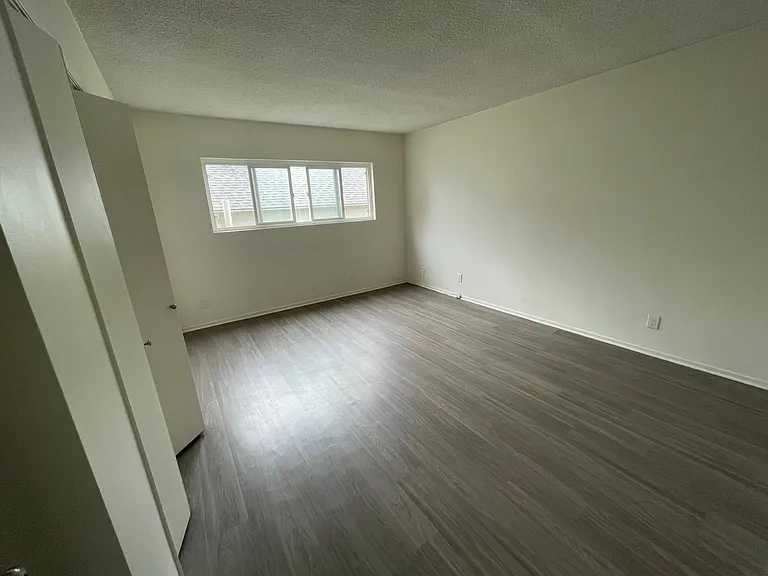 4534 Los Feliz Blvd #205 — Photo 12
