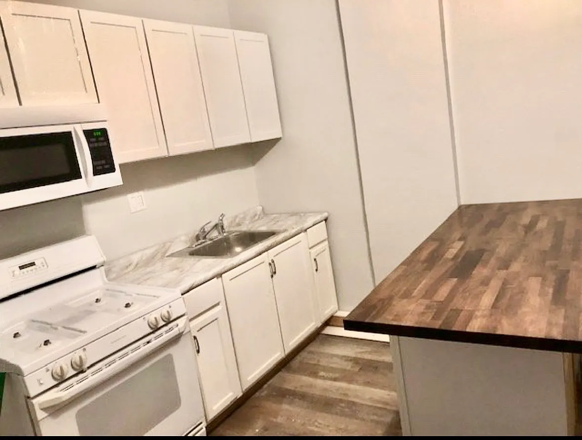Kitchen - 1237 S 51st Ave #2R