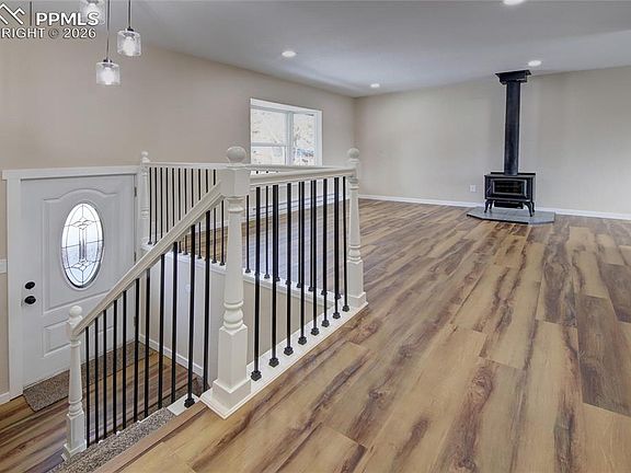 3rd image of 565 El Paso Rd