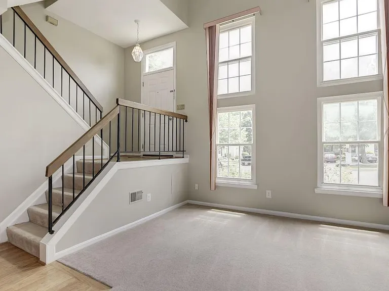 3306 Buckeye Ln — Photo 2
